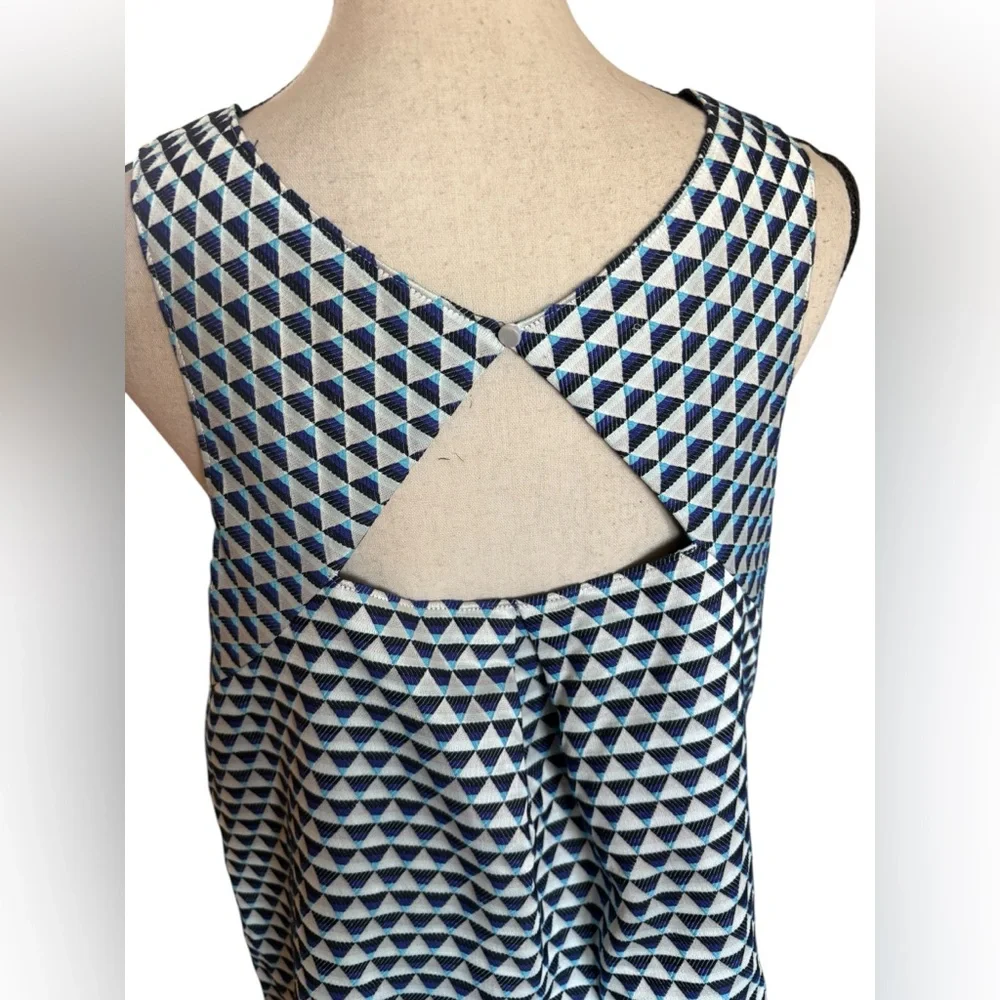 Anthropology HD in Paris Blue & White symmetric top size 14 - Picture 6 of 10